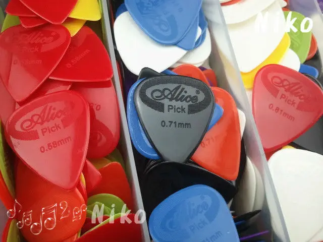 Lots of 100pcs Alice Projecting Nylon Acoustic Electric Guitar Picks Plectrums(Assorted Thickness&Colors) FreeShipping