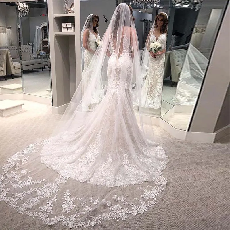 Luxury Lace Wedding Dresses V-neck White Ivory Vestido De Boda Lace Appliques Bridal Dress Illusion Buttons Back Wedding Gowns