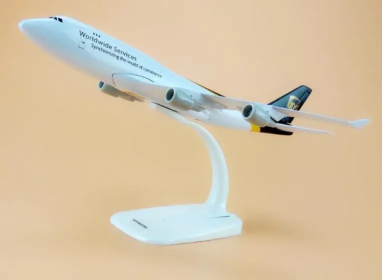 16cm plane model Boeing 747  Cargo plane UPS Metal simulation airplane model for kid toys Christmas gift