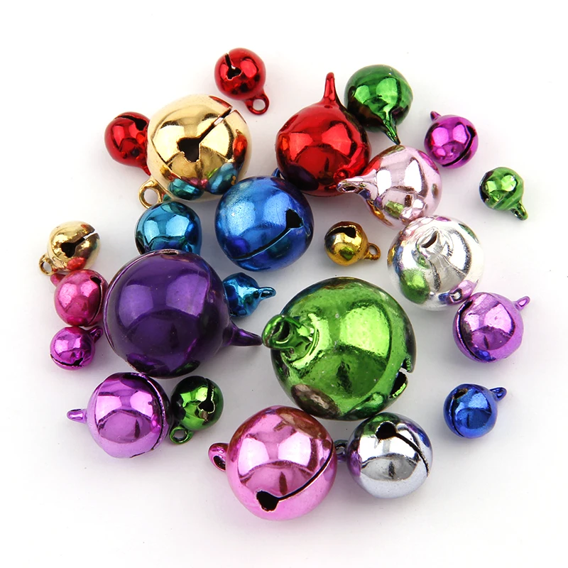 Heißer Verkauf 30pc bunte Kupfer lose Perlen kleine Jingle Bells Weihnachts dekoration Anhänger DIY Handwerk handgemachte Accessoires