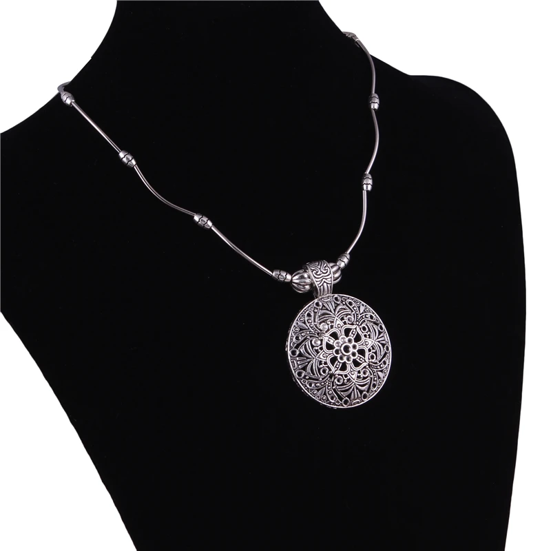 Tibetan Jewelry Vintage Silver Plated Bohemian Hollow Carved Round Pendants Necklaces Chain Necklaces For Women Bijouterie Femme