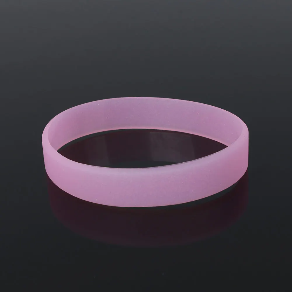 Pulseras de silicona de goma elástica que brillan en los colores, brazaletes para hombres y mujeres, pulseras deportivas de baloncesto, pulsera de silicona