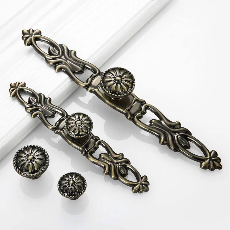 Vintage Furniture Handle Drawer Pulls Antique Door Knobs and Handles for Kitchen Cabinets Cupboard Closet Wardrobes Home Decor