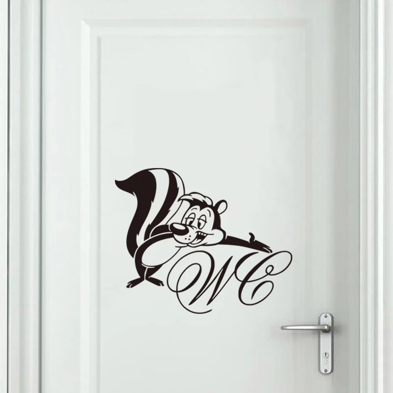 Cartoon Squirrel Toilet Door Sign Vinyl Wall Sticker Mural Art Decals Wallpaper WC Home Decor House Decoration 29 cm x 24 cm