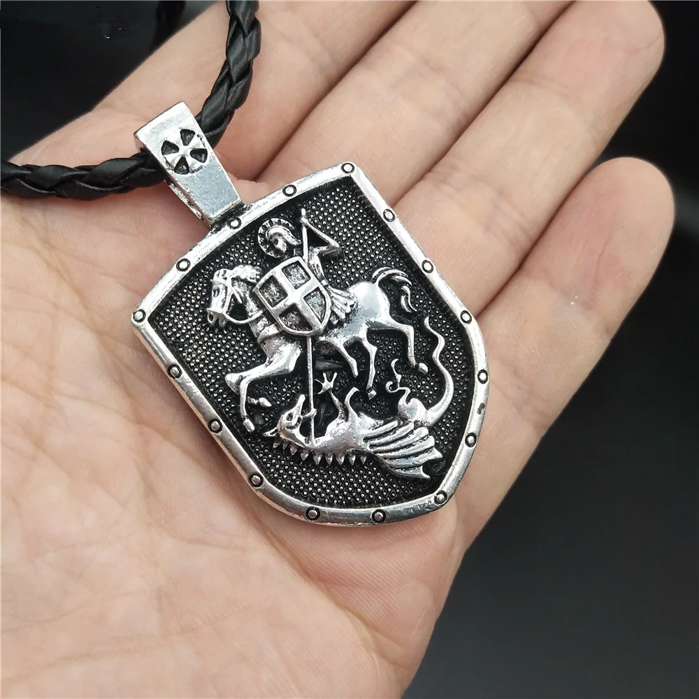 George St Pierre Le Saint Protecteur et Son Pendentif de Protection sur AliExpress