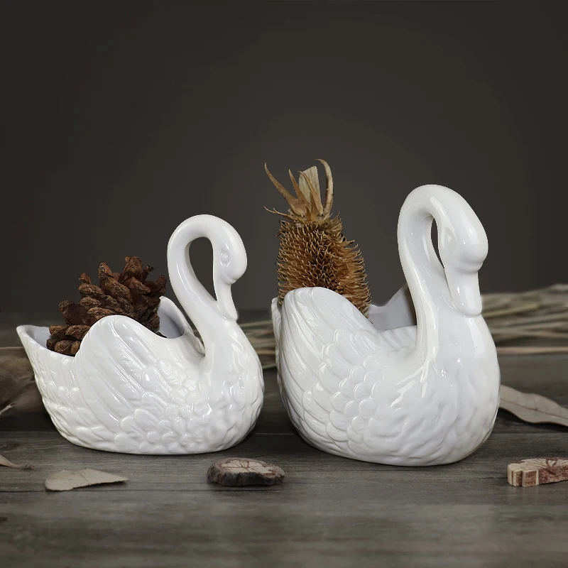 Classical Ceramics Swan Candle Holder Decorative Porcelain Cygnet Miniature Flower Pot Home Ornament Art and Craft Accessories