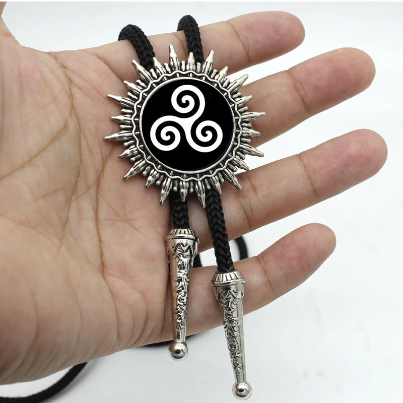 BOLO-0042 New Arrival Teen Wolf Triskele Bolo Tie Trendy Glass Dome Triskelion Allison Argent Western Bolo Ties Men Neck Tie