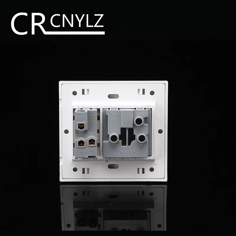 UK Household Britain standard 3-hole power plug wall socket with 1Gang 1Way Switch Socket 86 * 92mm flame retardant panel