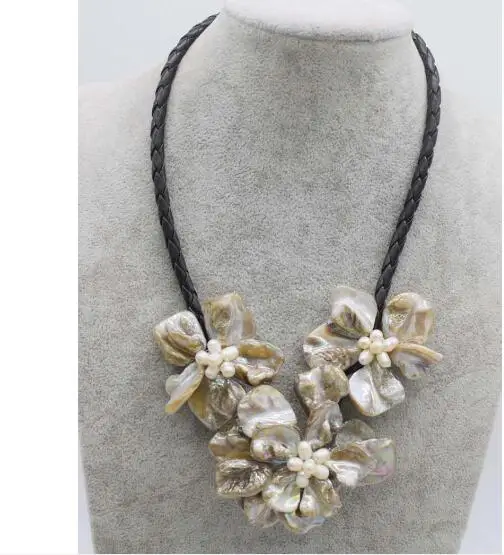 

Classic Jewelry white natural pearl 3 flower white brown colors shell pearl necklace black leather 18" 45cm