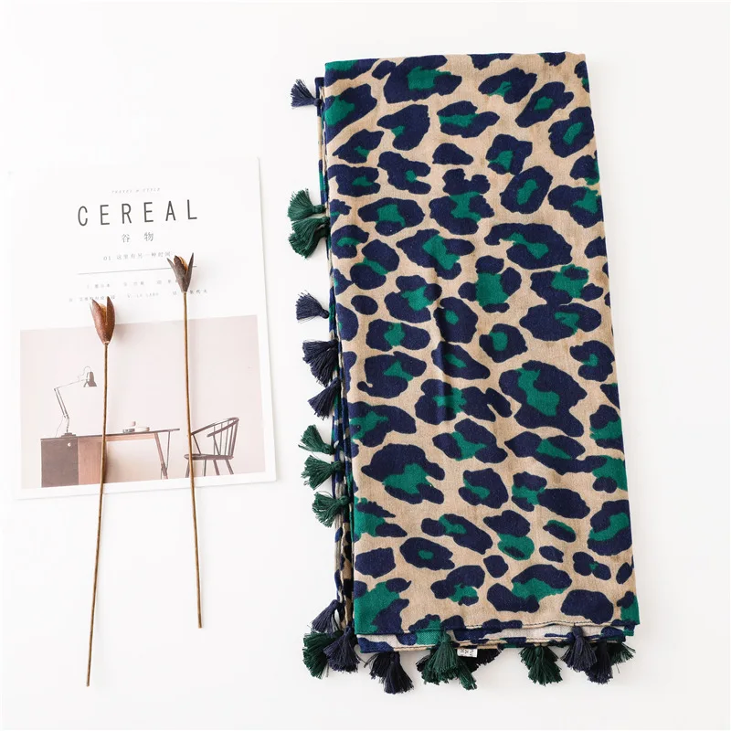 2025 herbst Winter Leopard Dot Quaste Viskose Schal Schal Frauen Drucken Halstuch Snood Luxus Marke Foulards Moslemisches Hijab Sjaal – Detail 2