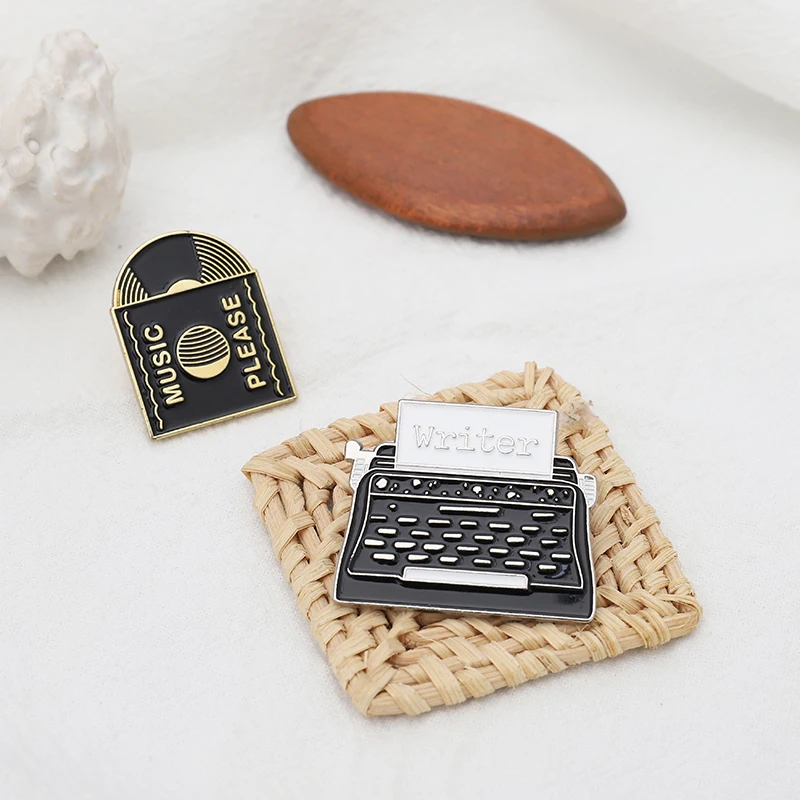 

Vintage Vinyl Records typewriter enamel Pins Red Floppy disk Record memories Lapel Pin Brooches Bag Badges Jewelry women Gifts
