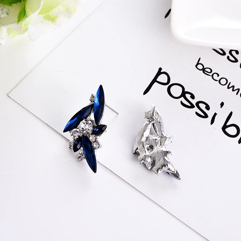 Novelty Irregular Acrylic Crystal Stone Piercing Earrings Fashion Rhinestone Women Stud Earrings Christmas Gift Party Jewelry