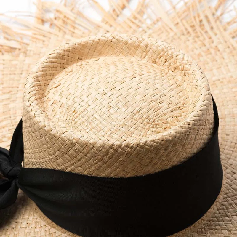 Elegant Raffia ฟลอปปี้หมวกผู้หญิงสีดําสีขาวริบบิ้นโบว์ Sun Visor หมวก Fringed Big Brim หมวกชายหาด UV ป้องกันหมวกฤดูร้อน