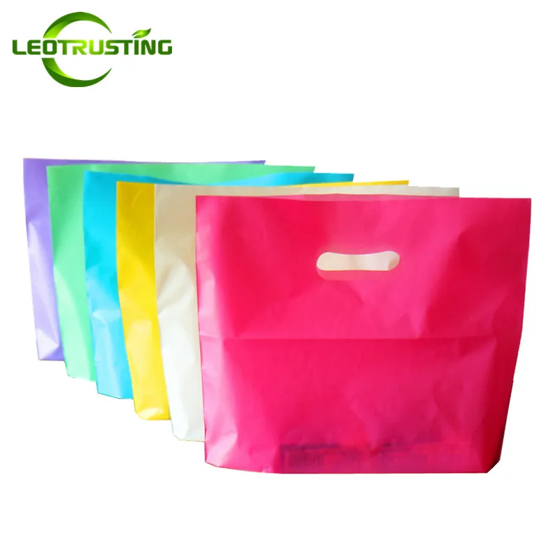 50pcs Wholesale Color Beauty Plastic Shopping Bags with Handle Personal General Boutique Clothes Shoes Gift Packaging Pouches