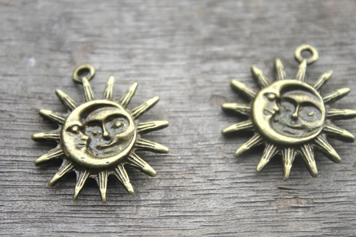 6pcs Sun and Moon Pewter Charm , Bronze tone Sun and Moon Charm Pendant 25x30mm RED