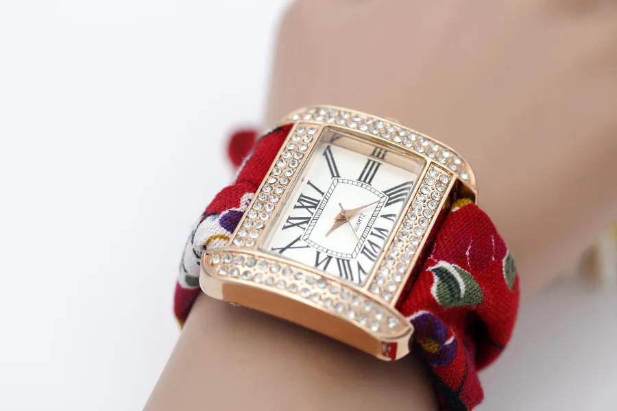 Shsby relógio de pulso feminino quadrado com pulseira de tecido e flores, da moda, relógio elegante de alta qualidade, pulseira feminina