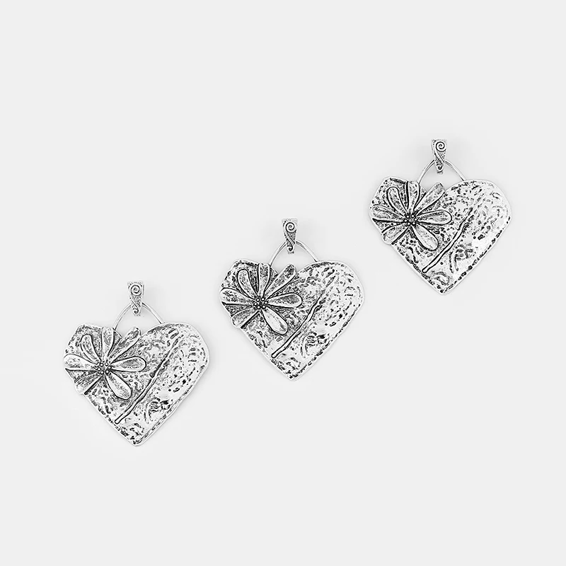 2pcs Tibetan Silver Hammered Charms Flower Large Heart Pendant For Necklace Jewelry Making Findings Accessories 66*67mm