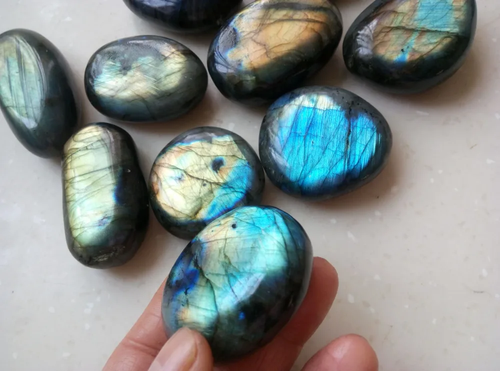 Small Labradorite Palm Stone Polished Gemstone 30mm~70mm 100-120g / Pack