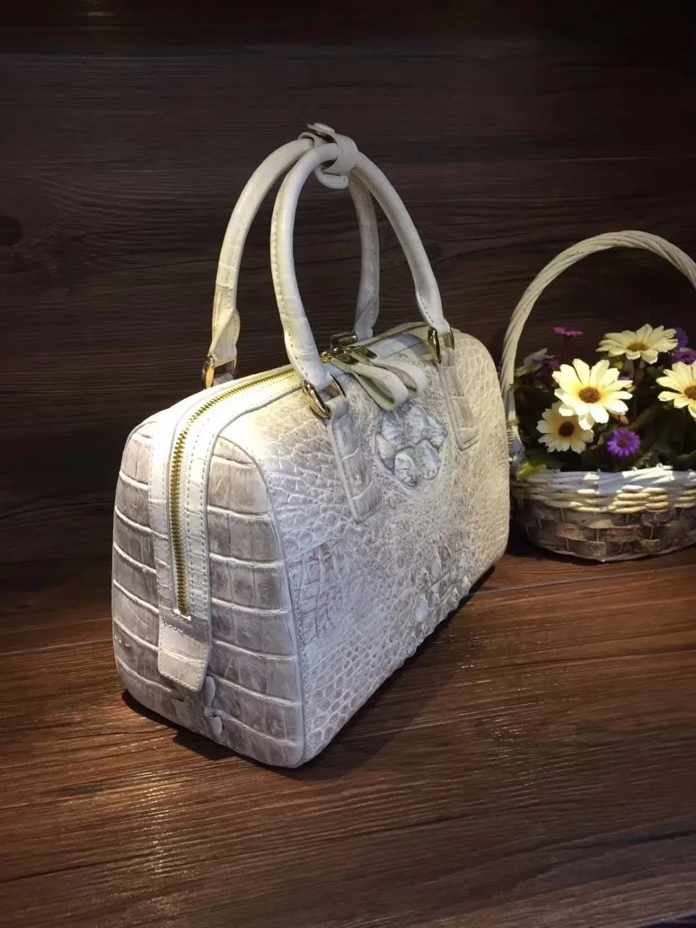 100% Real/Genuine Crocodile Skin Women tote bag himalaya white Crocodile head skin Leather Tote Top-handle women Handbag pillow