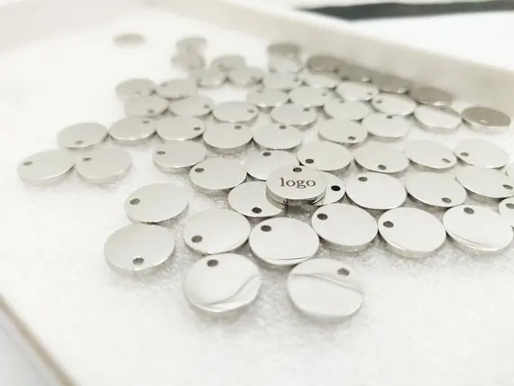 

50pcs 10mm Custom Logo Tags free Laser engraving Disc Mirror Polished Charm Engravable NecklaceTag Custom Logo Metal