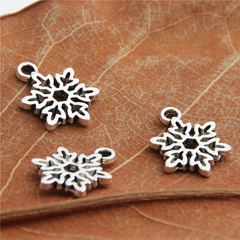 50pcs  Silver Color Snowflake Snow Charms Christmas Pendant Findings Accessories DIY Jewelry Wholesale 11.5x15.5mm A3009