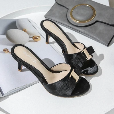 Pantofole estate 2019 scarpe da donna con tacco basso pantofole giornaliere con tacco Fine moda Sexy nuovo 41 42 43 sandali grandi