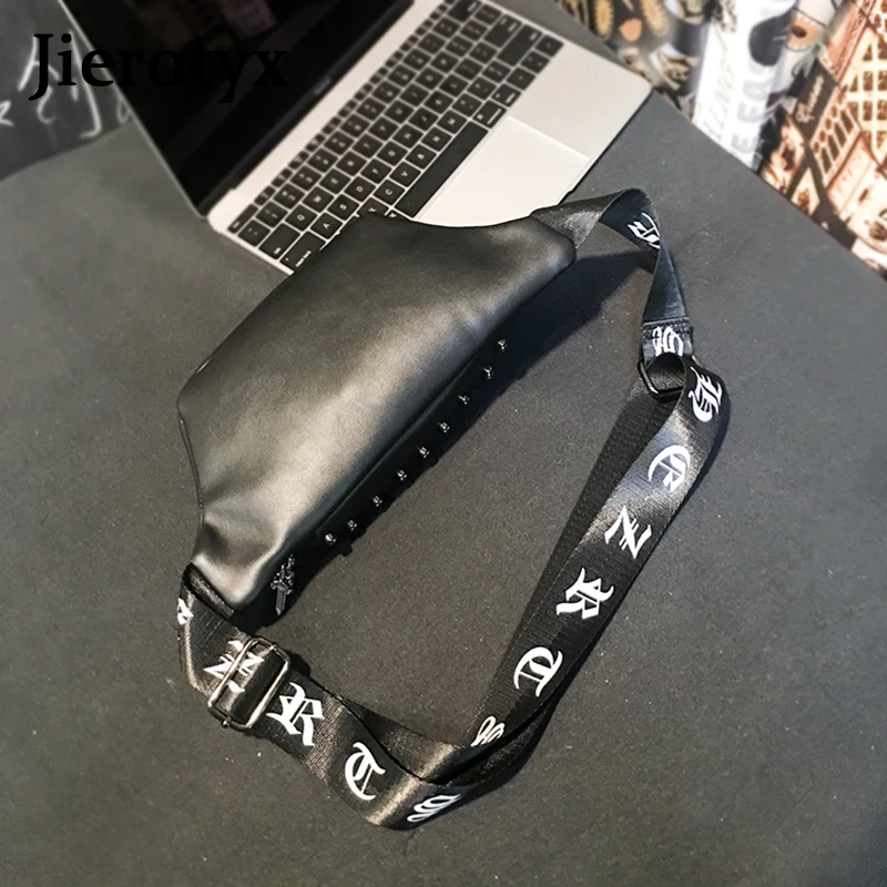 JIEROTYX Rock Skull Women\'s Belt Bag Rivet Chest Bag Steamed Waist Bag Female Banana Bag Punk Fanny Pack Bum Bags Wholesale