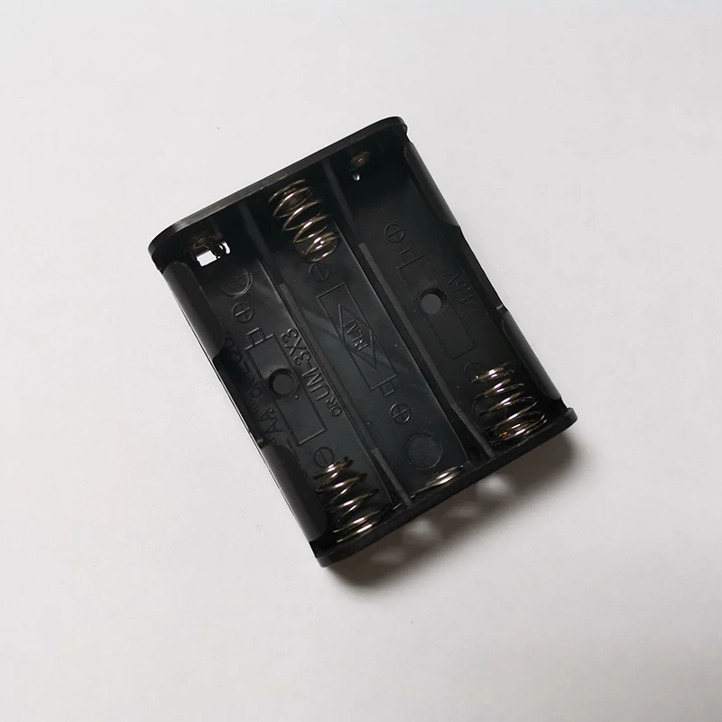1Pcs/lot Hot Sell Black Plastic 3 x 1.5V AA Battery Box Case Cell Holder Spring Clip With PC Pins
