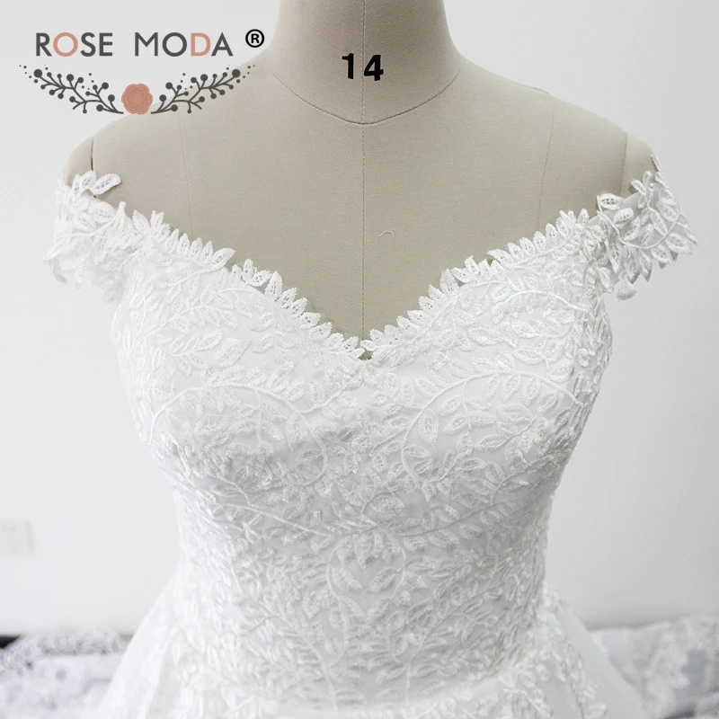 Rose Moda Pháp Ren Bóng Gown Tắt Shoulder V Neck giáo Wedding Dress Cộng Với Kích Thước với Hoàng Gia Train Lace Up trở lại