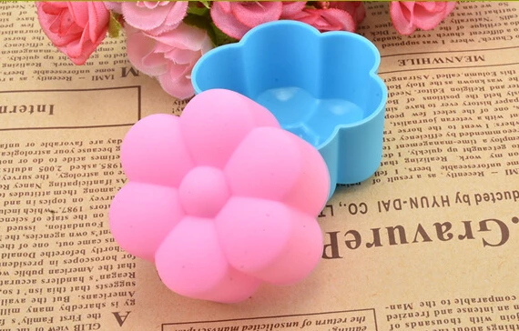 12pcs/set Muffin Cup 5cm Soft Silicone Cake Mold Chocolate Mould Plum Flower Shape Cupcake Baking Tool Mix Colors E077