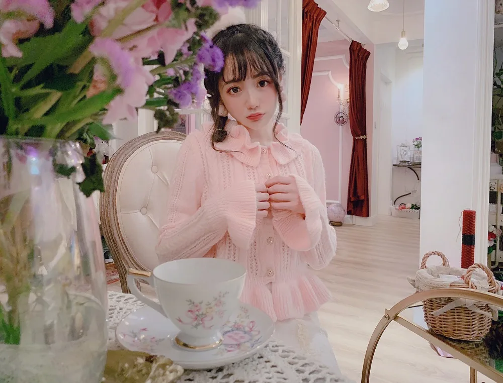 

Princess sweet lolita sweater French sweet soft sister Lace Princess trumpet sleeve sweater fashion women sweater T1716
