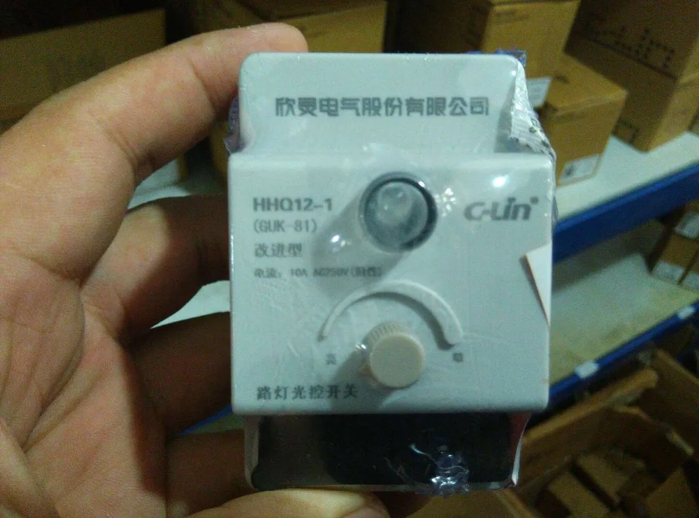 

Brand new original authentic C-Lin HHQ12-1 (GUK-81) Road light control switch 10A AC220V