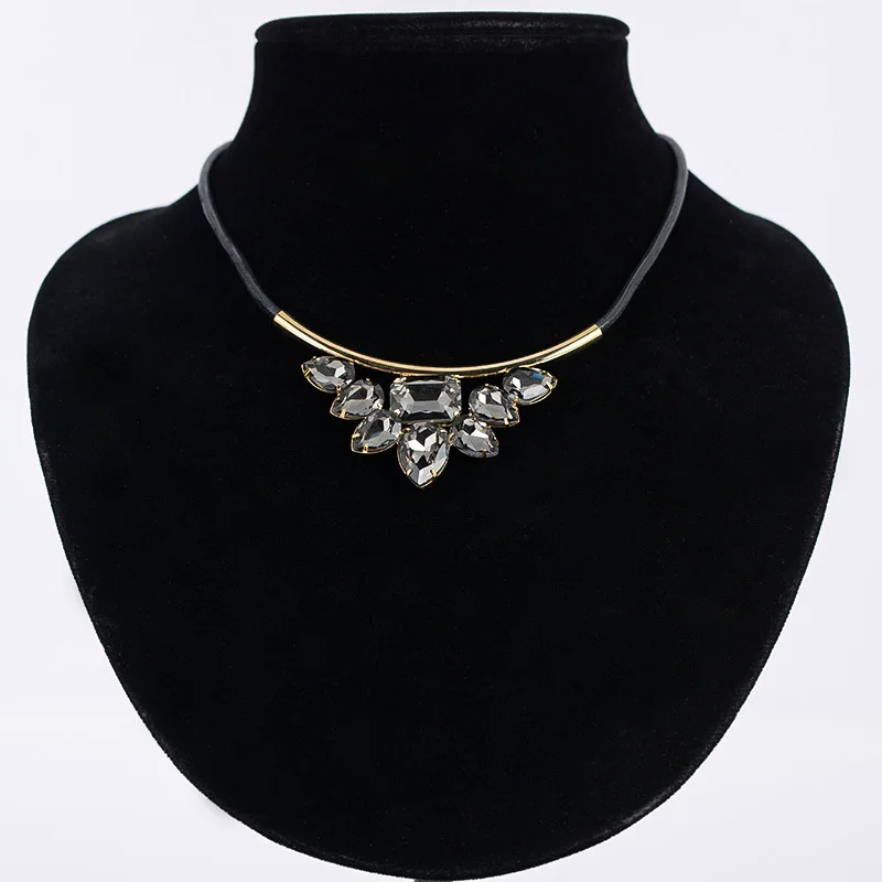 YFJEWE Fashion crystal pendant Exquisite Rhinestone Necklace Wholesale Newest Fashion Cortex Chain Collar Necklace Jewelry N001