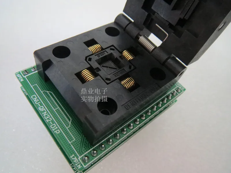 

Clamshell 100%New&Original QFN11T032-003 QFN32 5*5*0.5mm IC Burning seat Adapter testing seat Test Socket test bench