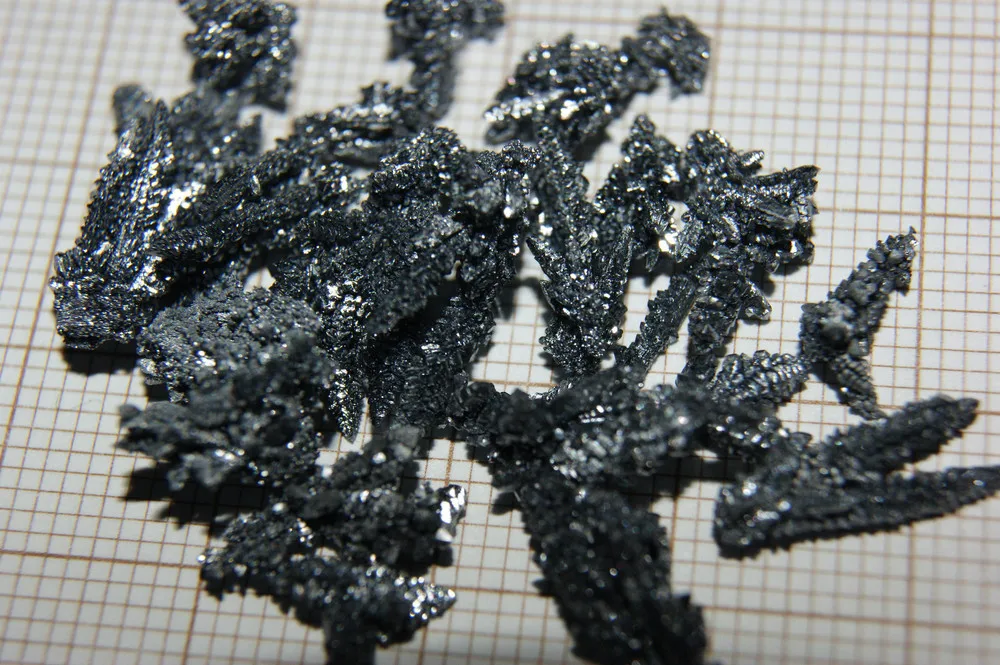 Vanadium Metal, Vanadium 99.9% pure, 100g, branched crystalline form, Free Shipping