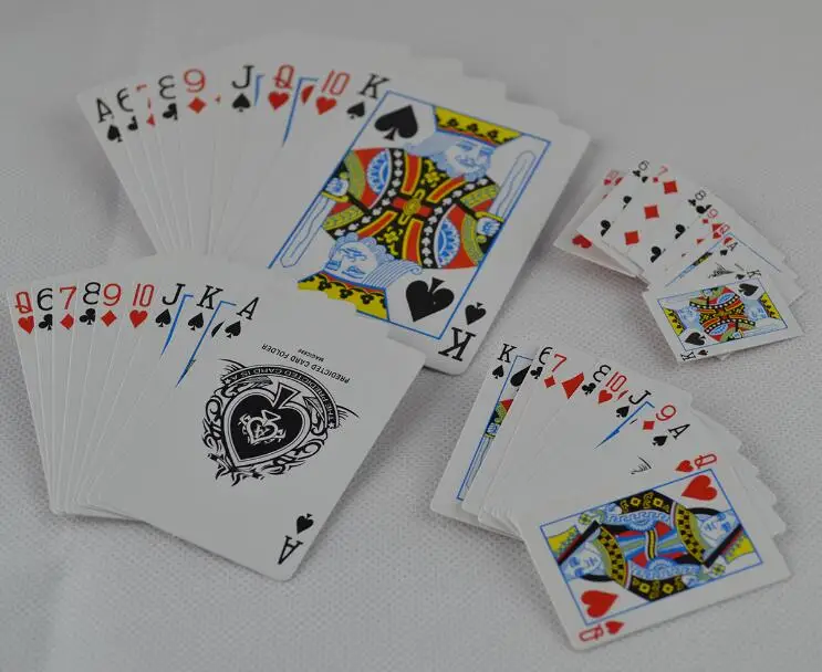 1set Shrinking Cards Magic Tricks Big to Small Playing Card Magie Magician Close Up Illusion Gimmicks Props Mentalism Funny