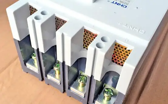 Envío rápido DZ20L-200/4300 200A 380V 4 polos protección contra fugas ELCB RCD disyuntor de fuga a tierra corriente residual