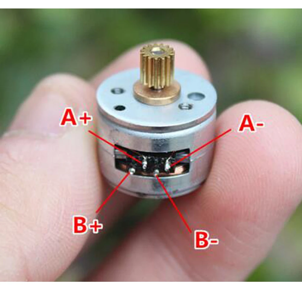 10 * Миниатюрный двухфазный четырехпроводной шаговый двигатель 10 мм/15 мм Шаговый двигатель Маленький 2-фазный 4-проводной двигатель