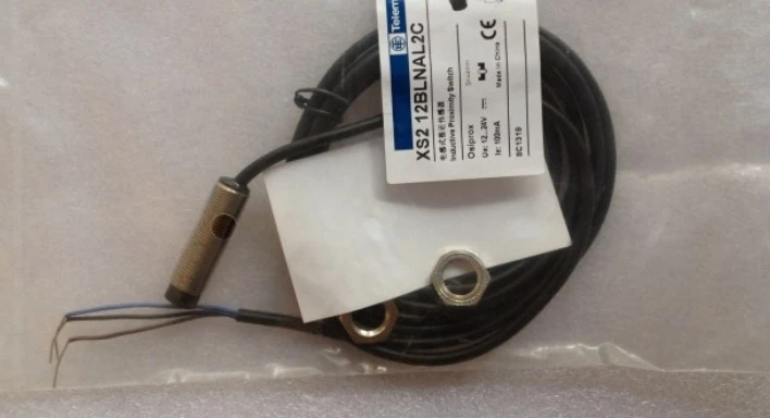 

high quality XS2 12BLNAL2C Schneider s proximity switch 12-24V