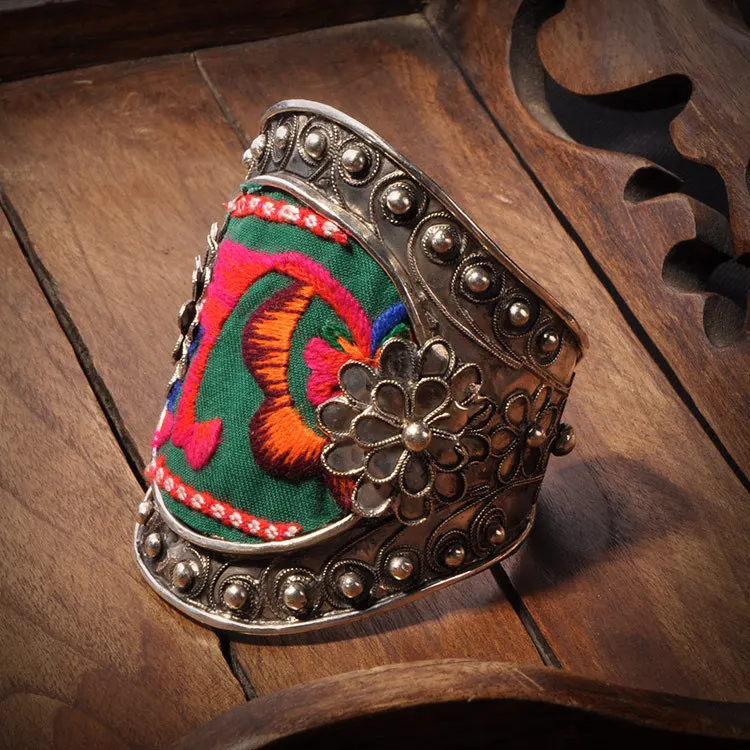 Yunnan Indigenous Vintage Old Miao Embroidery Bracelet Personalized Miao Silver Wide Cuff Bracelet Color Pattern Random