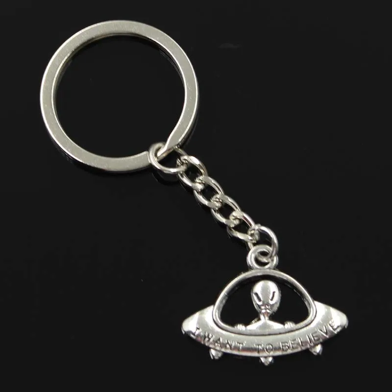 New Fashion Men 30mm Keychain DIY Metal Holder Chain Vintage I Want To Believe UFO Alien ET 23x30mm Bronze Pendant Gift