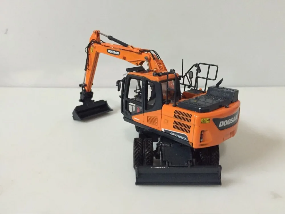 Rare Diecast Model Toy Gift 1:50 Scale Doosan DX160W Wheeled Excavators Engineering Machinery Alloy Model for Collection,Gift