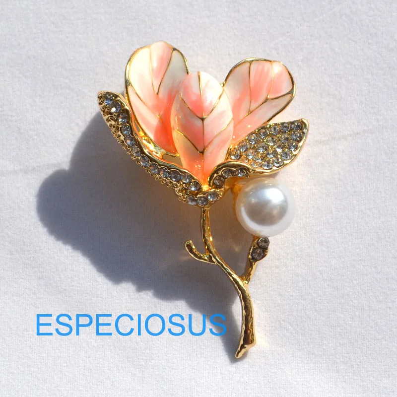 Elegant Pin Rhinestone Jewelry Flower Brooch Lily Painted Gold Color Pearl Giraffe Women Breast Pin Pink Color Lady\'s Garments