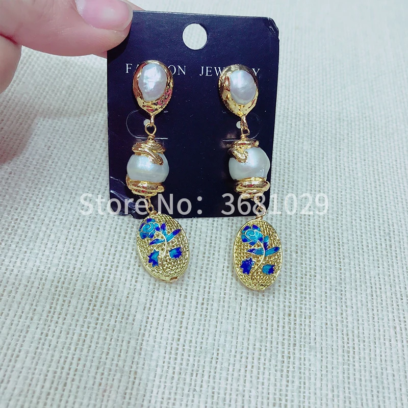 

Temperament is long female individual character tide person matchs tassel earring character to feel pearl earring