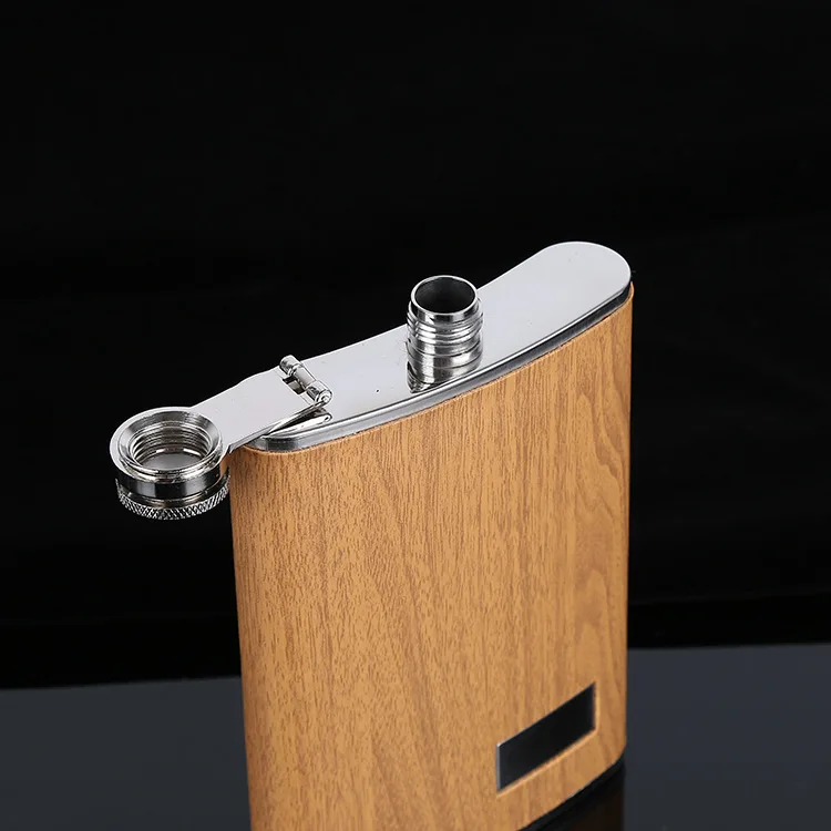 Creative 9 Oz Stainless Steel Hip Flask Set With 1 Funnel and 4 Cups Wooden Whiskey Wine Bottle Retro Alcohol Pocket Flagon