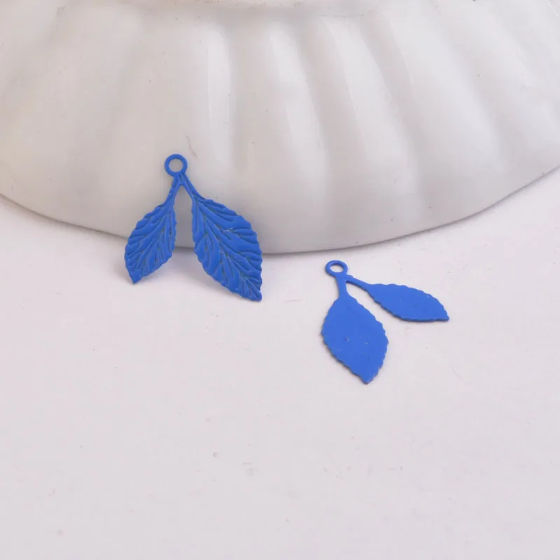 100 Stück AC818 15*20mm Sprühlack Backlack Emaille Kleine Blattanhänger in lackierter Farbe Messing Kleiner Anhänger für Ohrringe – Detail 8