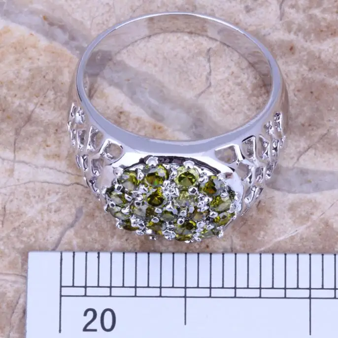 Pleasant Green Peridot Silver Plated Ring Size 6 / 7 / 8 / 9 D490A