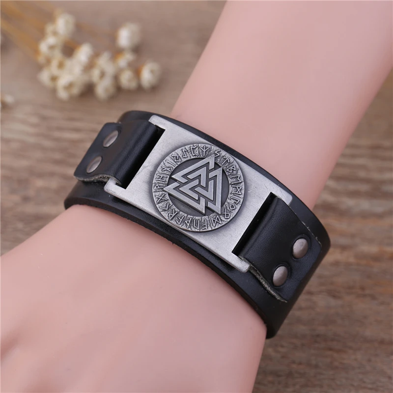 Skyrim Punk Valknut Nordic Leather Bracelet With Runes Totem Metal Charms Adjustable Vintage Wristband Leather Bracelet