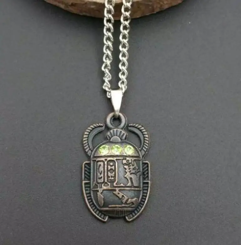مزيج من القلادة مع قلادة على الطراز المصري ، والجزاحة ، والسلسلة ، والمجوهرات ، للرجال والنساء