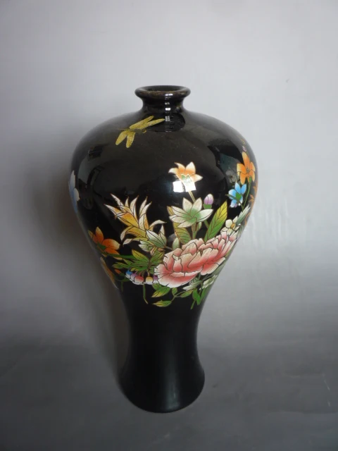 

Rare Collection Qianlong (1711-1799) famille rose porcelain Dragonfly & Peony vase, best collection& adornment, Free shipping